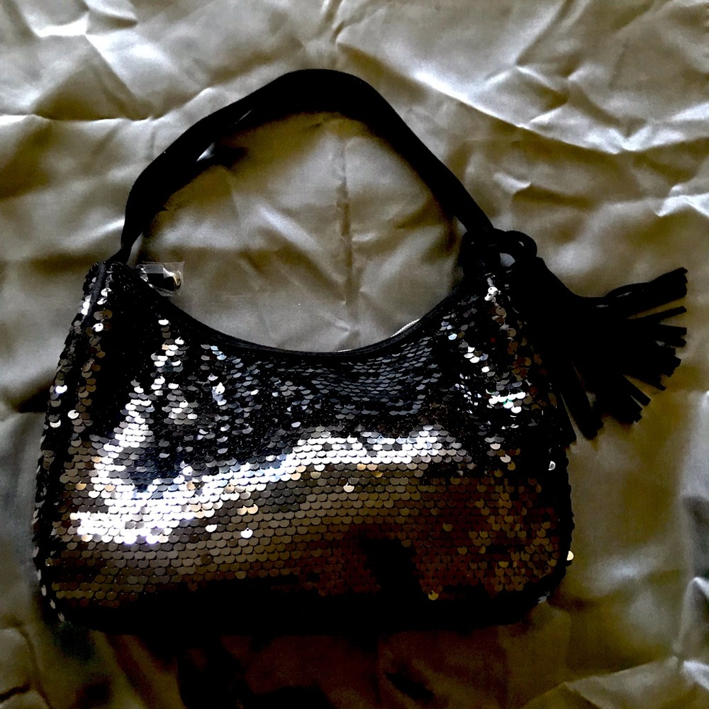 Purse black sequins.